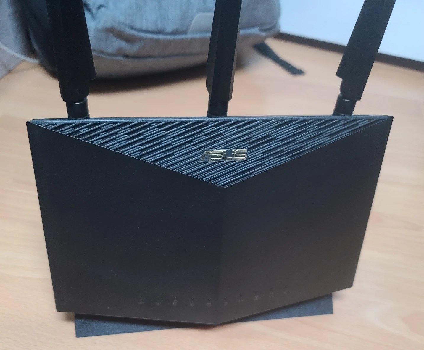 ASUS Wireless AX5700 Dual-Band Wi-Fi 6 Gaming Router (RT-AX86U)