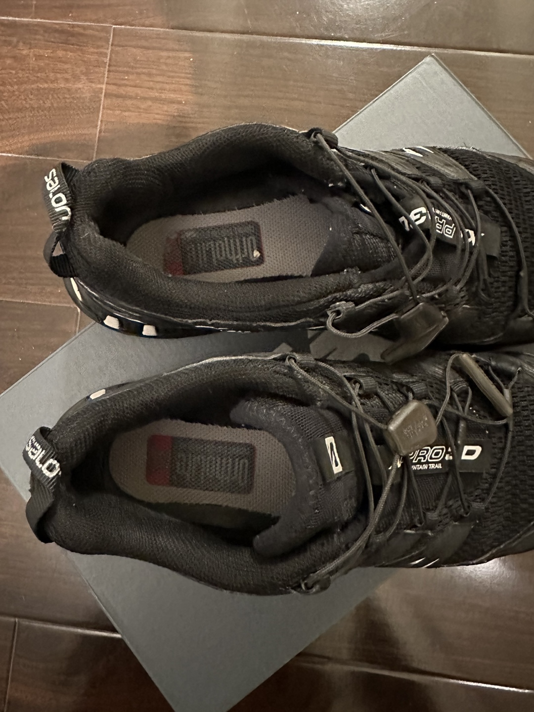 Woman’s sport shoe image indicator(3)