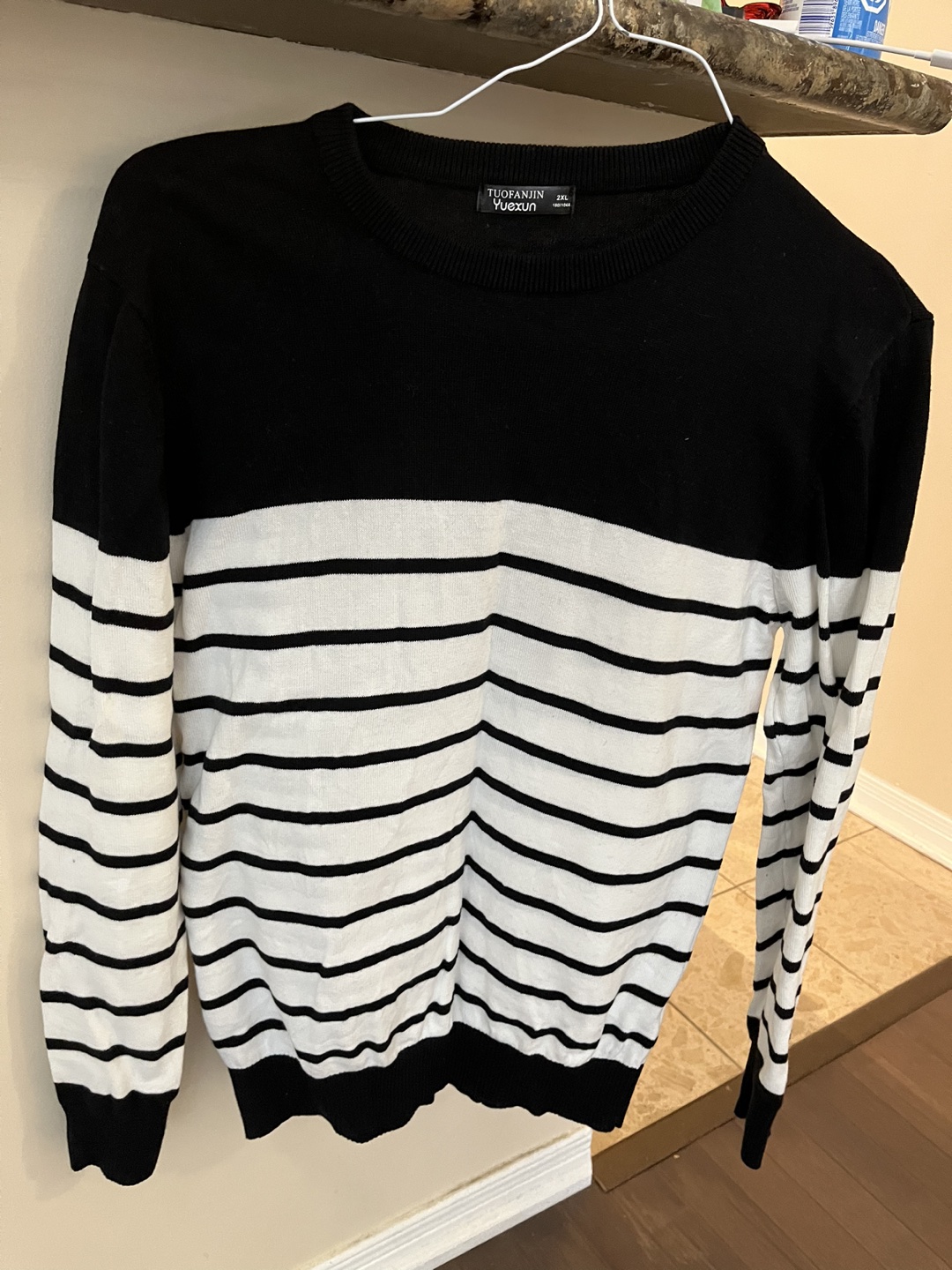 Thin sweater