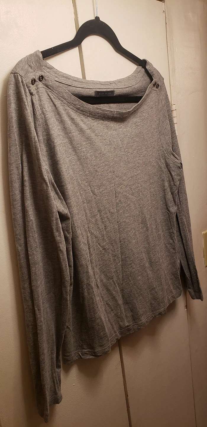 Suzy Shier Size Small Grey Long Sleeve thumbnail