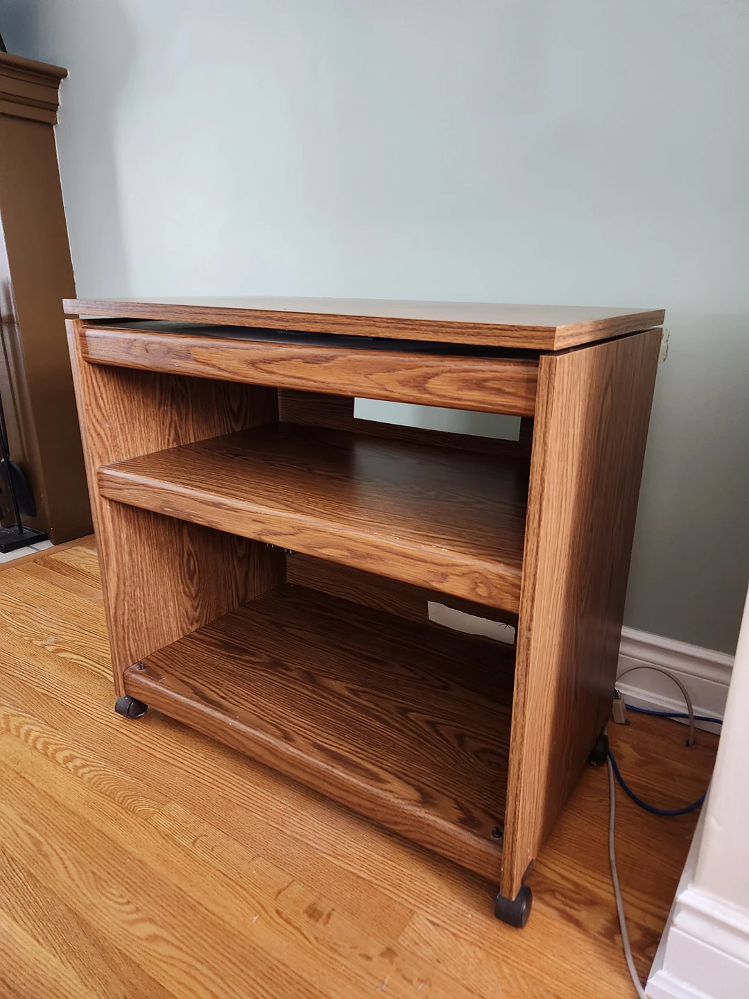 TV stand #Freecycle thumbnail
