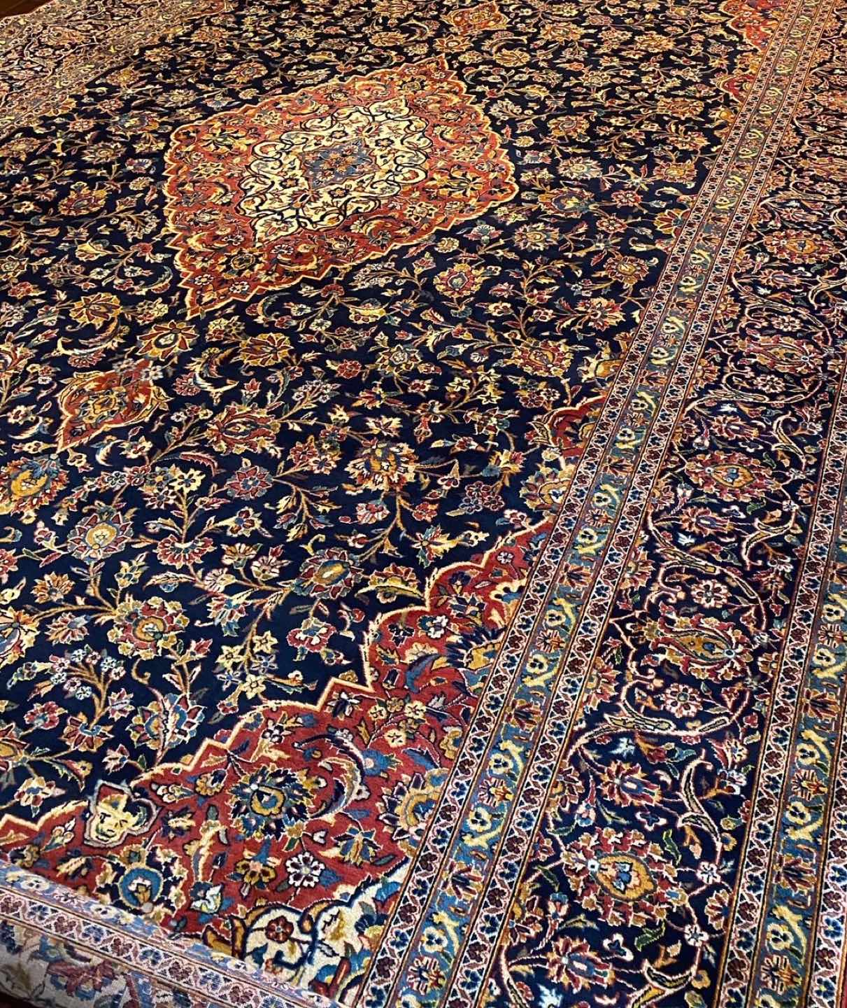 Hand knotted 100% wool Persian rug