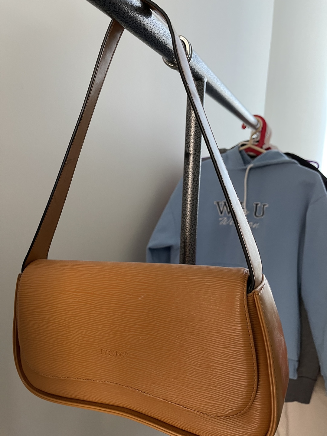 Fashion handbag thumbnail