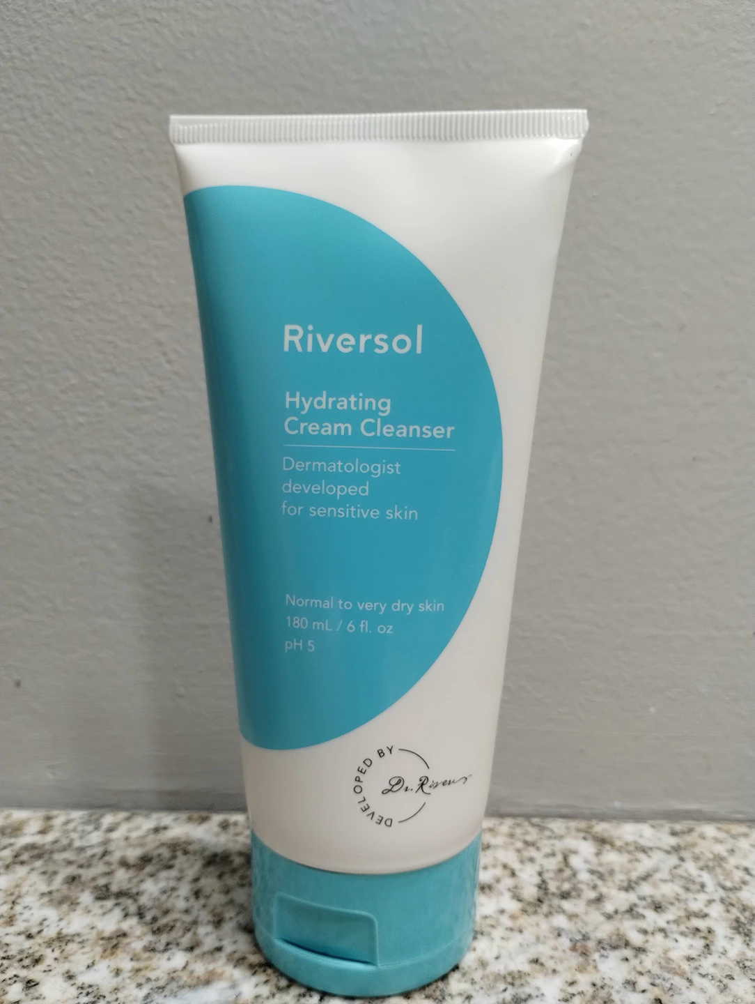 RIVERSOL hydrating Cleanser