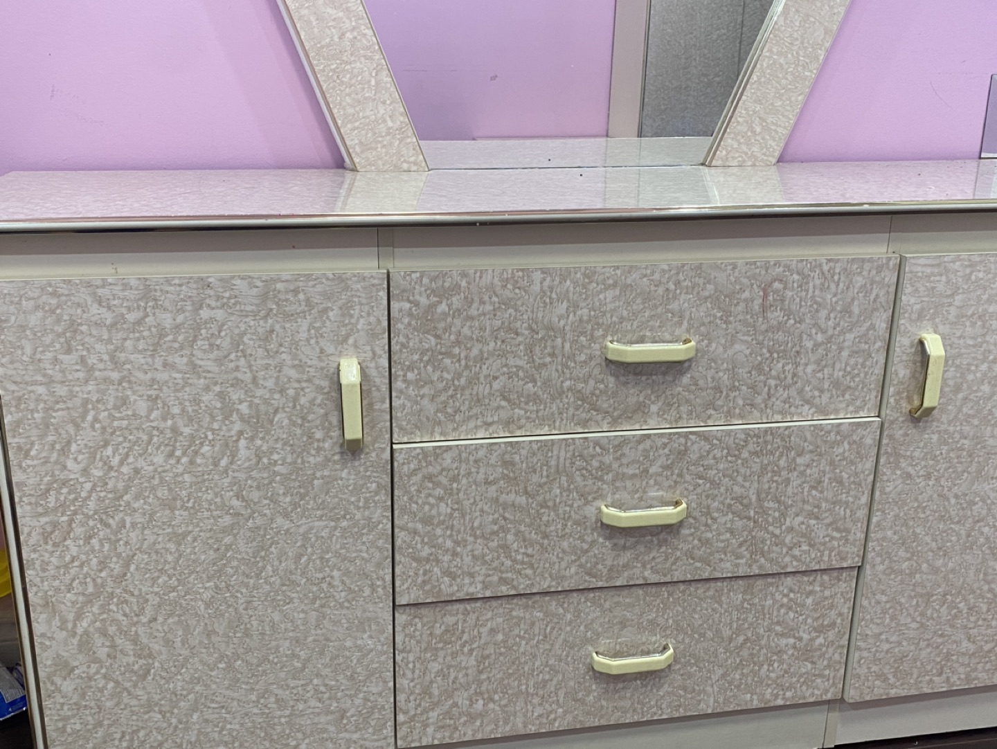 Room set of 4 pieces
