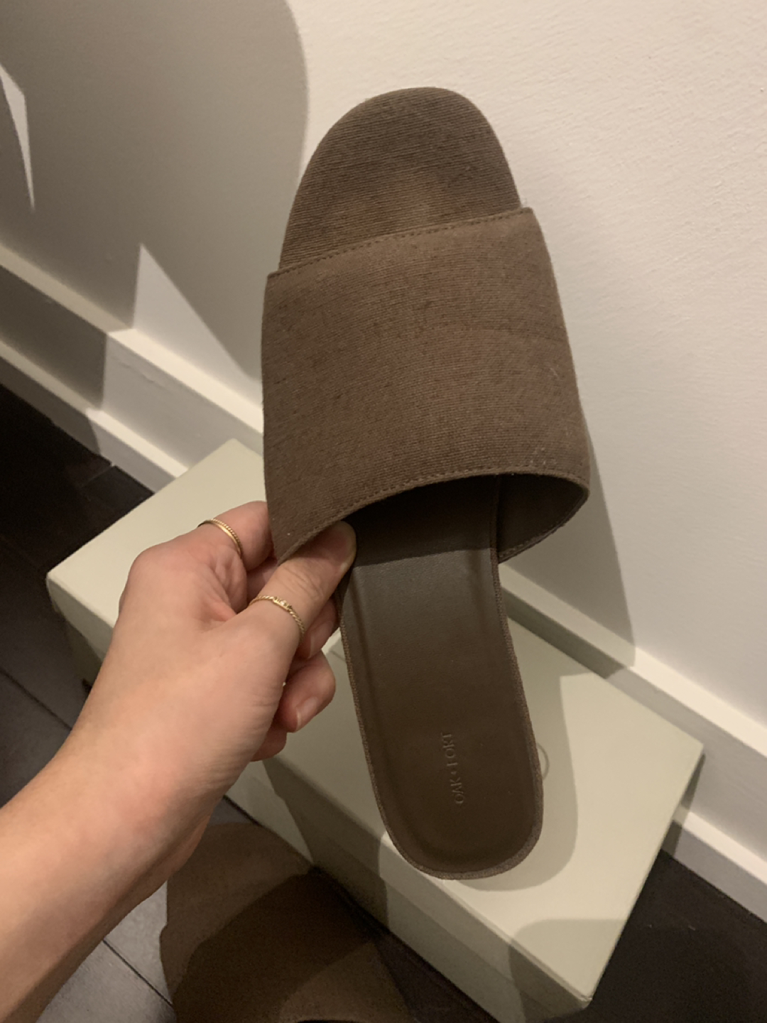 Oak & Fort Slides size 7 image indicator(3)