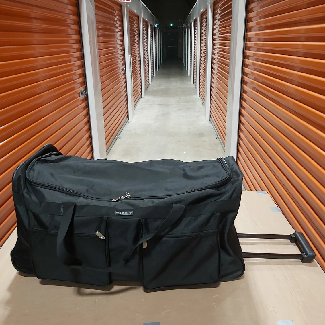 New Rolling Trolley Duffle Bag With Wheels Handle Size 32 Inches image indicator(2)