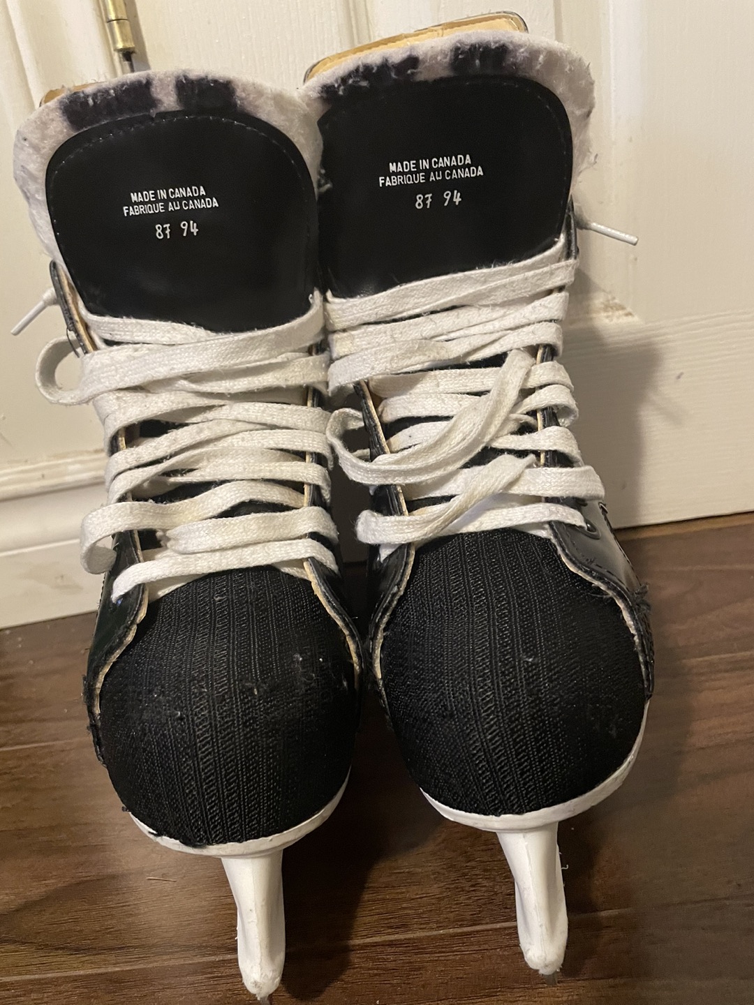 Men’s size 8 D Bauer All Pro SR skates image indicator(3)