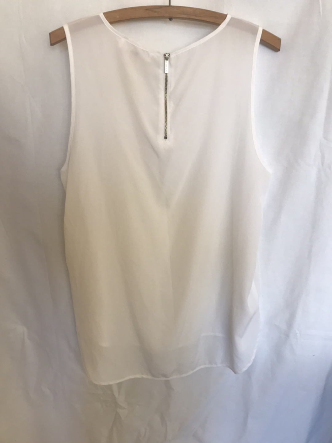 Michael Kors White Sleeveless Blouse • L image indicator(2)