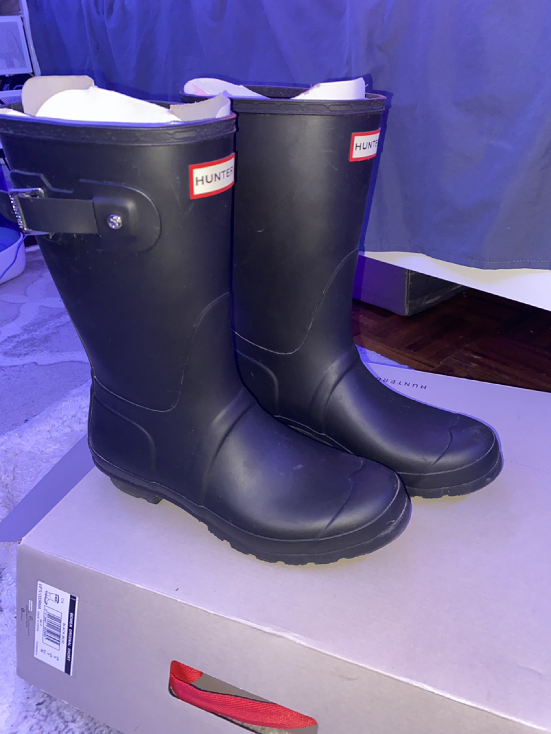 *almost new*HUNTER* women short Black Rain-boots in Size 8 thumbnail