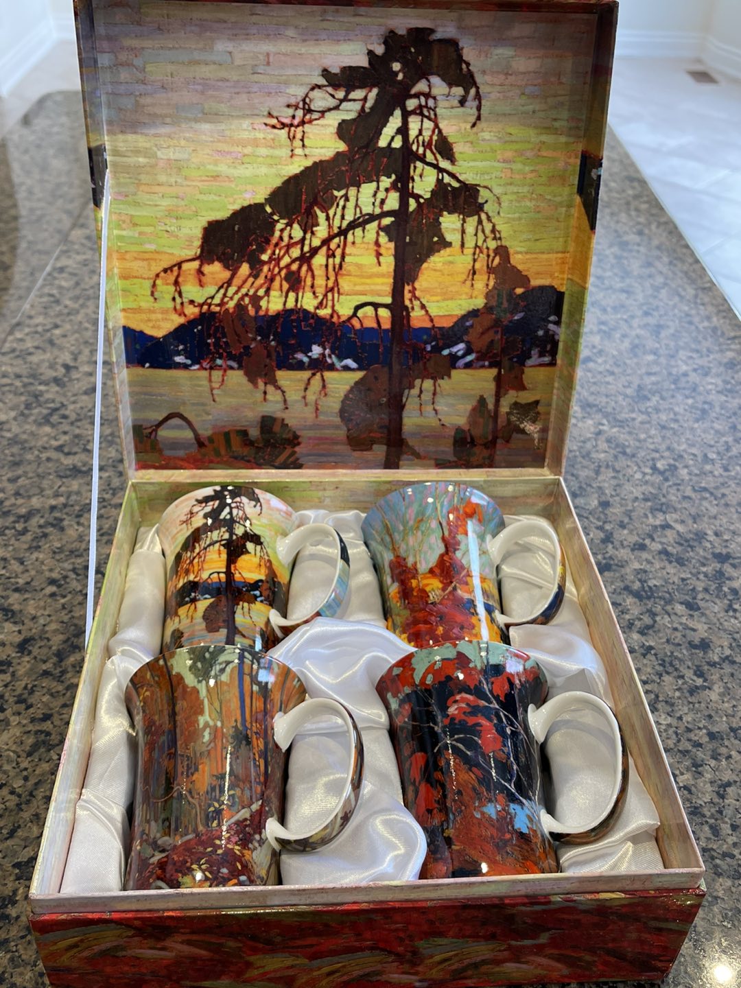 Giftable Set Of 4 McIntosh “Tom Thompson” Fine Bone China Mugs thumbnail