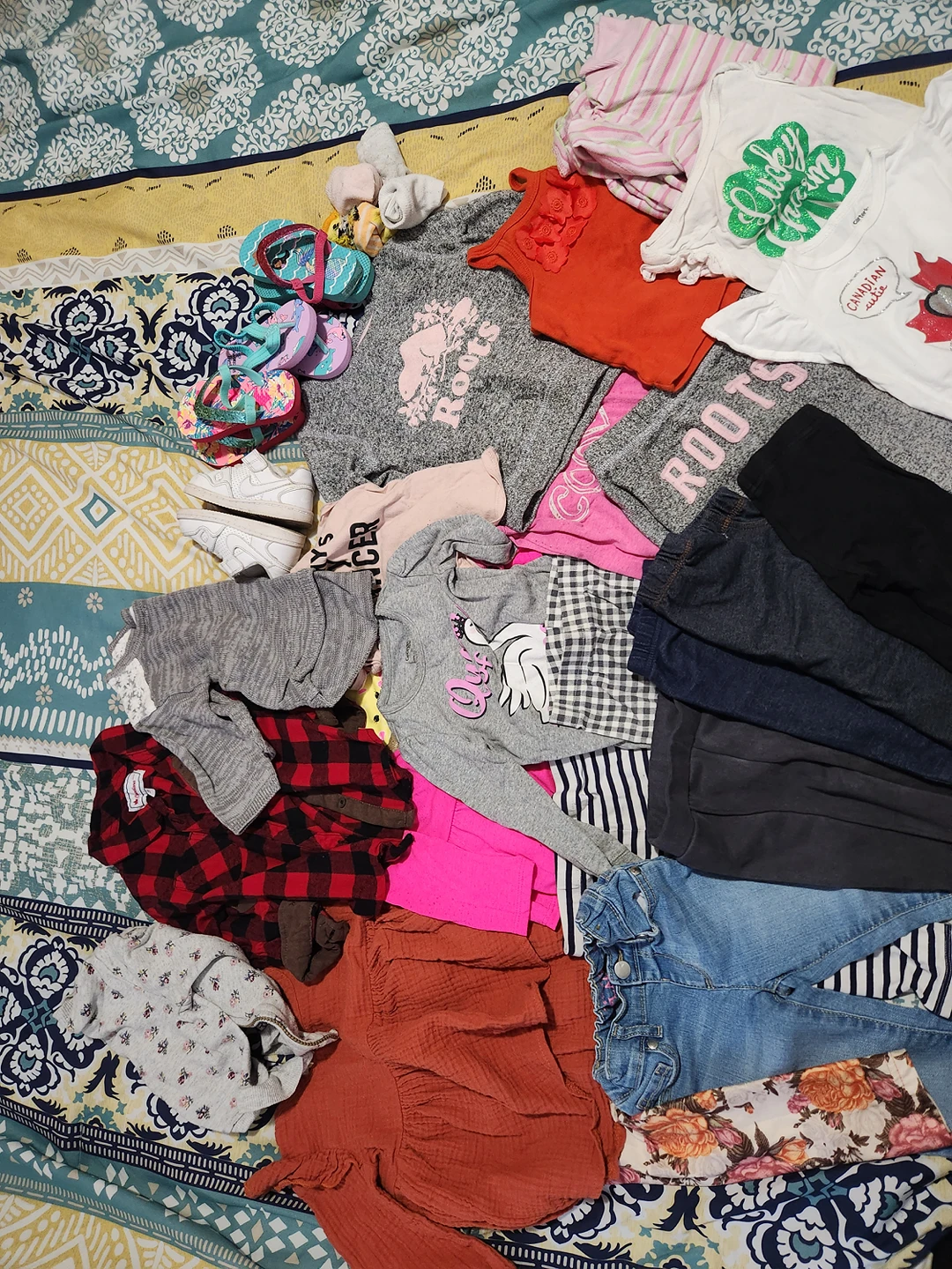 Assorted amazing condition toddler clothes thumbnail