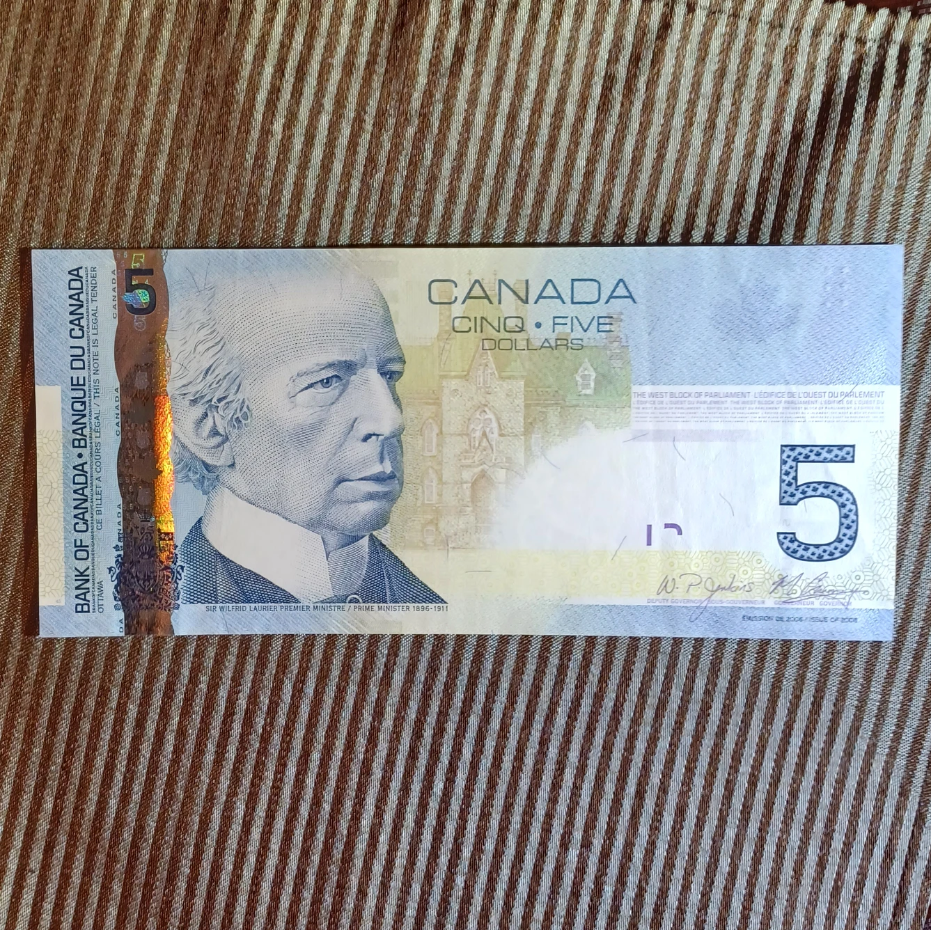 2004 version 5 dollars bill circulated thumbnail