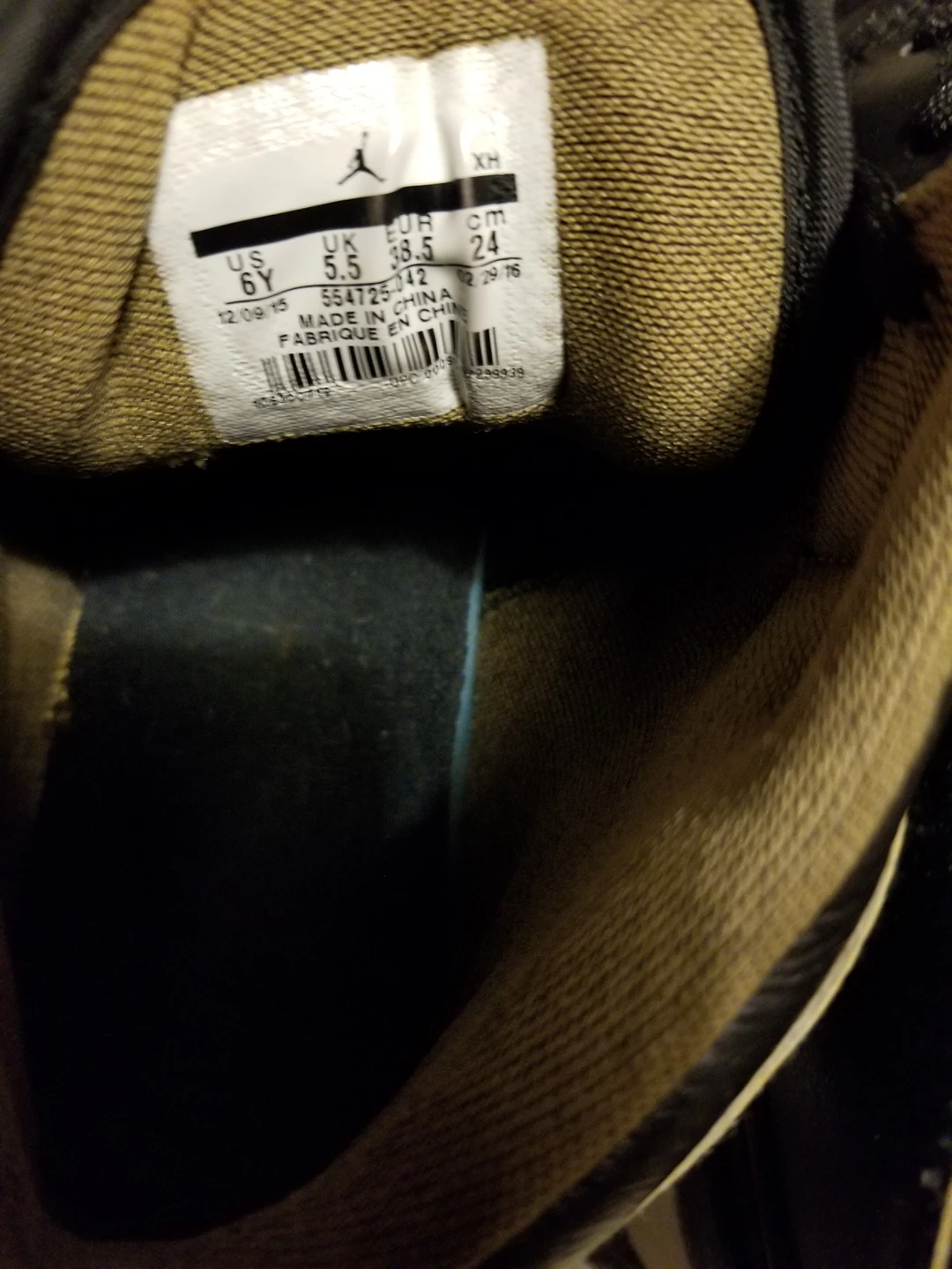 Air Jordan sneakers image indicator(3)