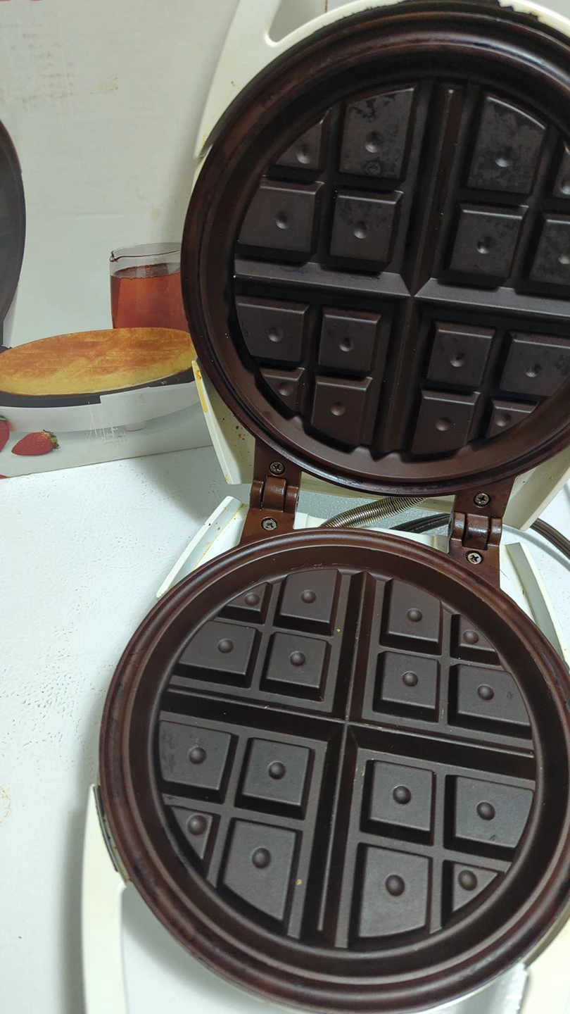 Belgian waffle maker - photo 2
