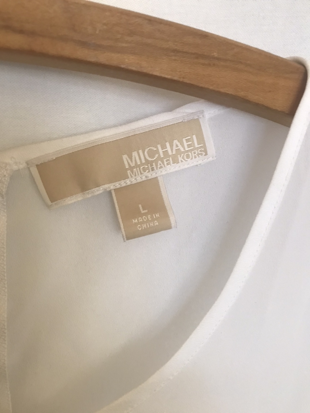 Michael Kors White Sleeveless Blouse • L image indicator(3)