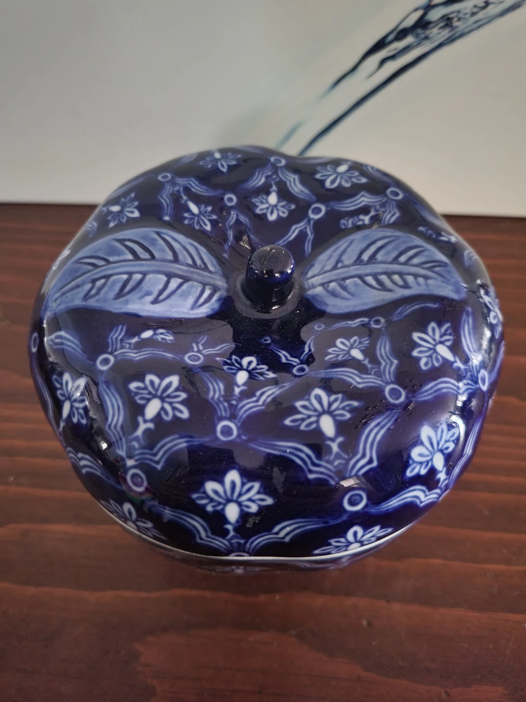 Bombay blue/white apple candy dish image indicator(2)