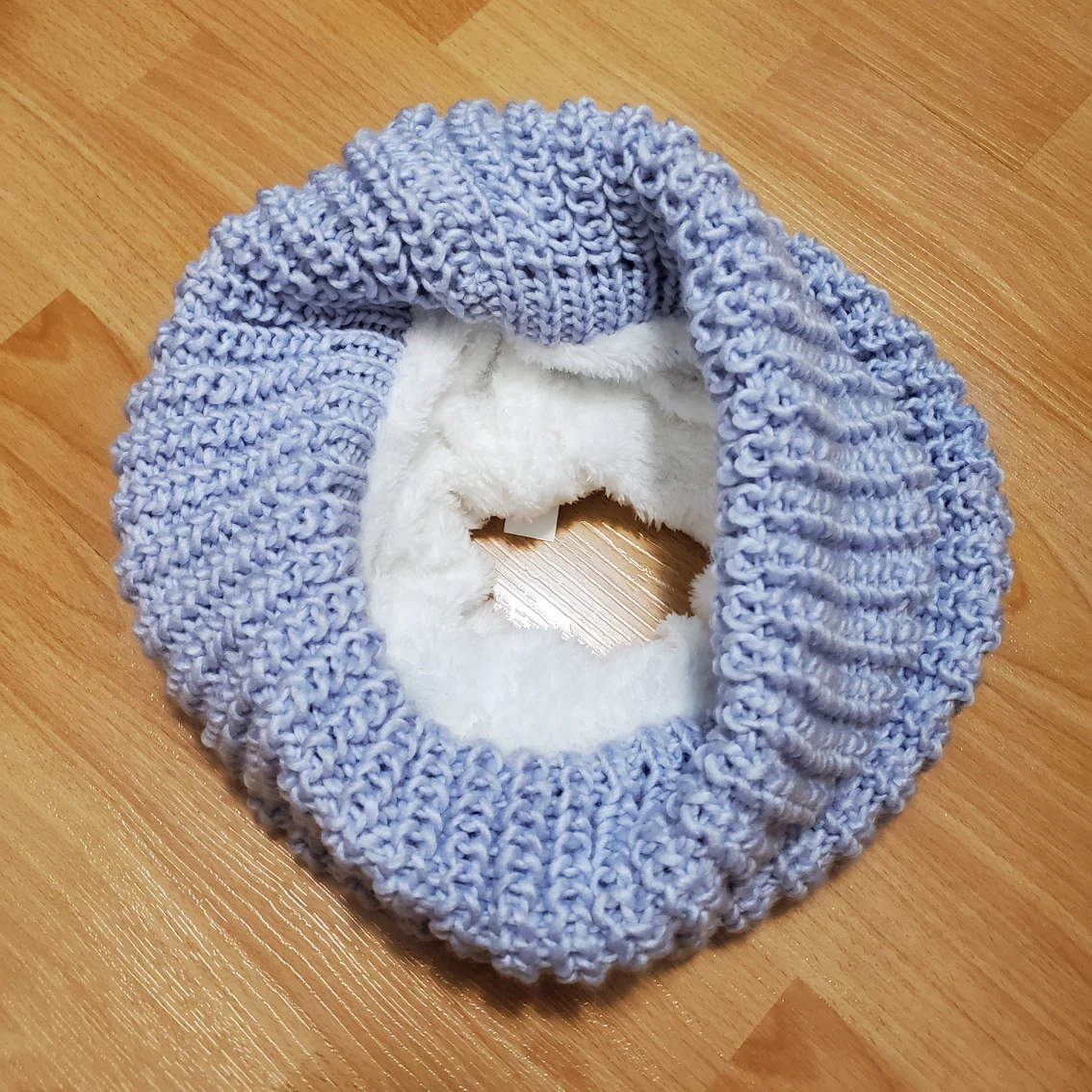 Brand new without tags blue faux fur infinity circle scarf thumbnail