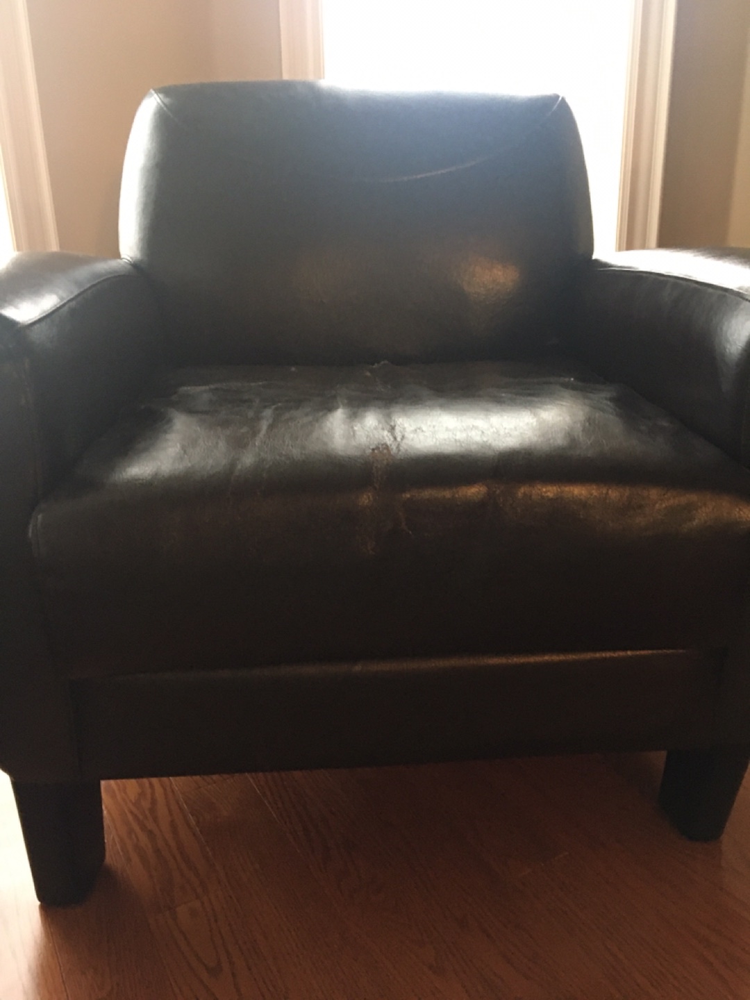 2 Leather Arm Chairs with Ottoman - photo 2
