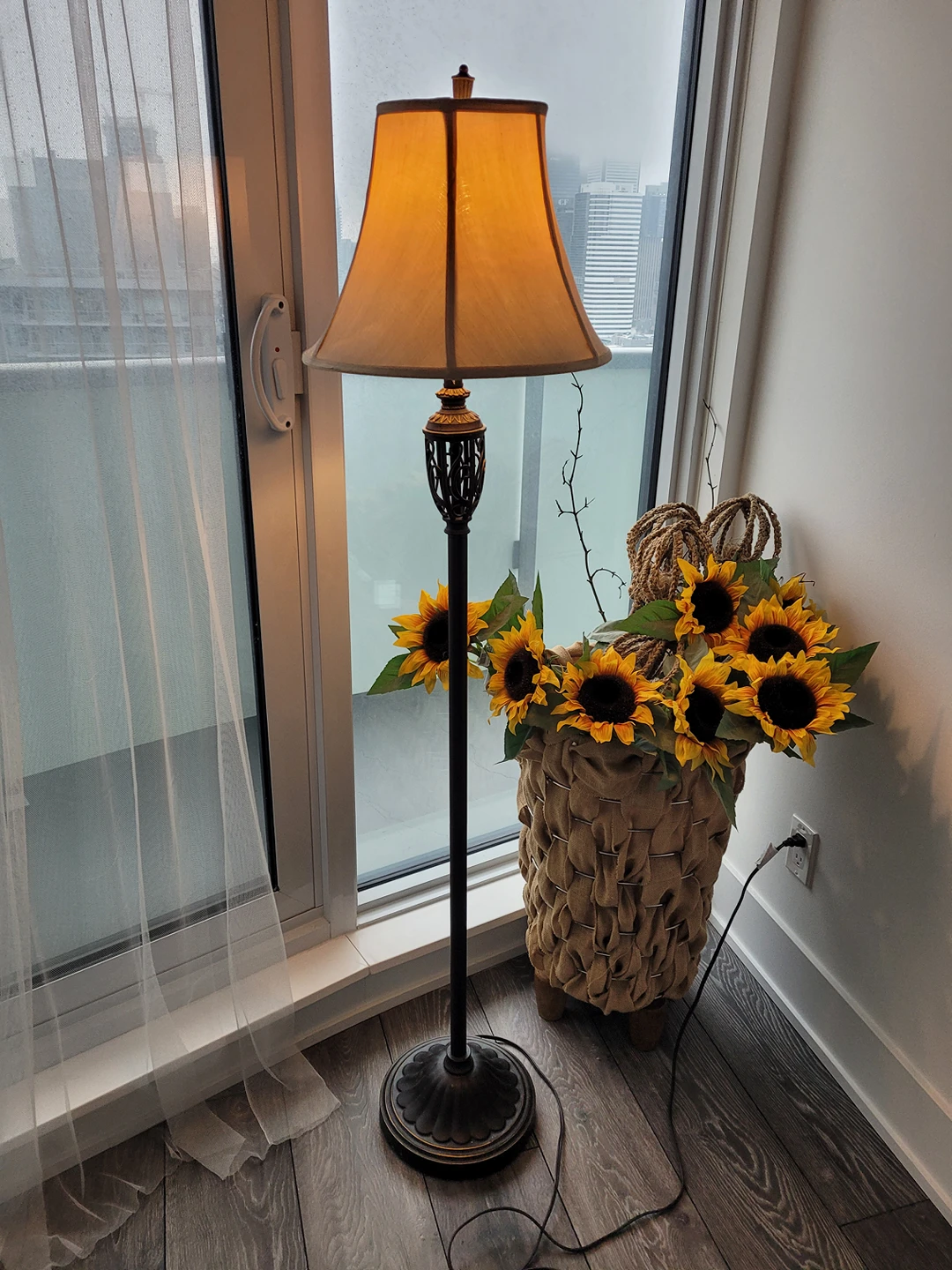 floor lamp - photo 2