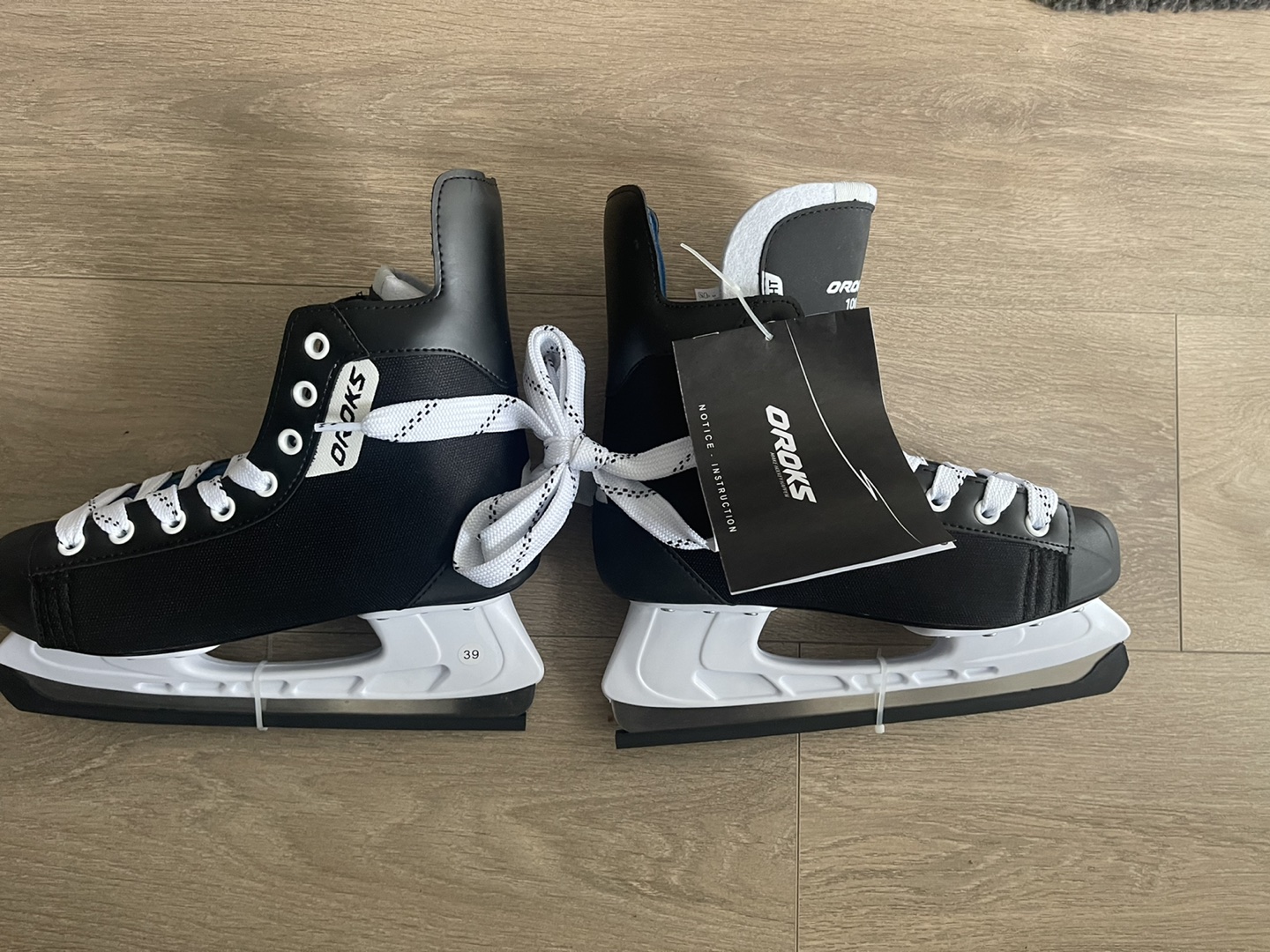 Brand new ice skates size 8 thumbnail