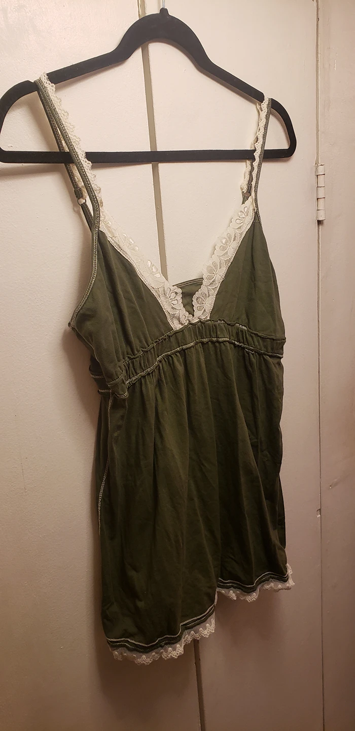Campus Crew Size Small Green Tank Top thumbnail