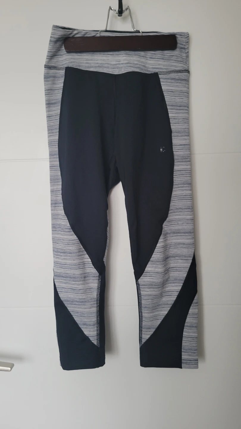 FREE workout 3/4 length leggings #freecycle thumbnail
