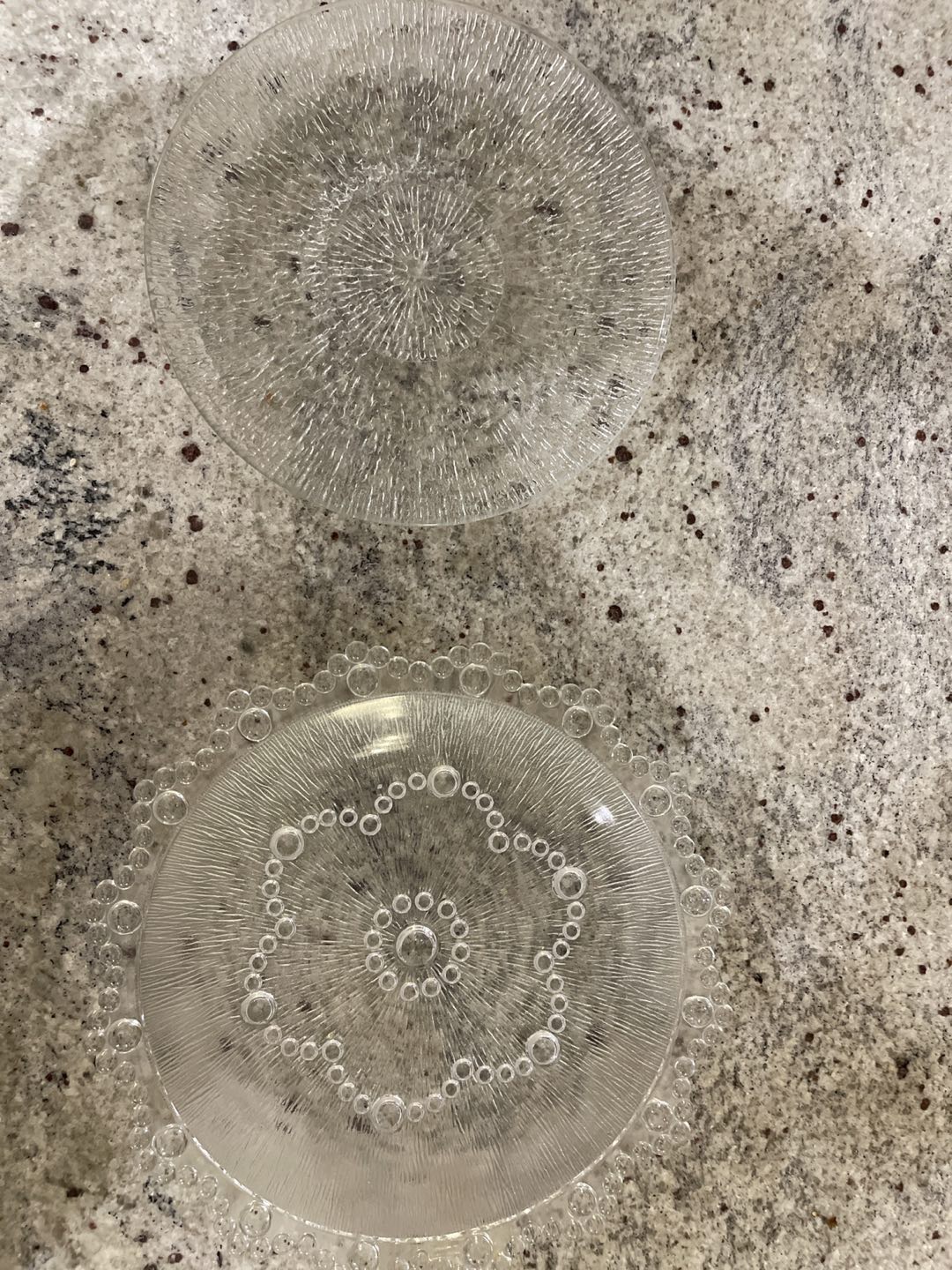 2 beautiful plates thumbnail