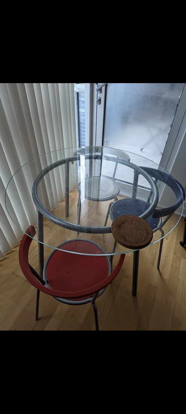 glass round table