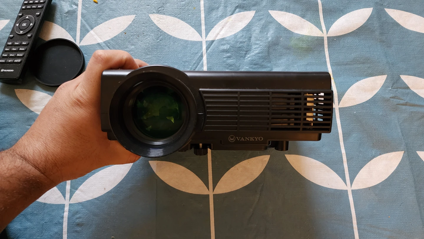 Vankyo Lesiure 3 projector thumbnail