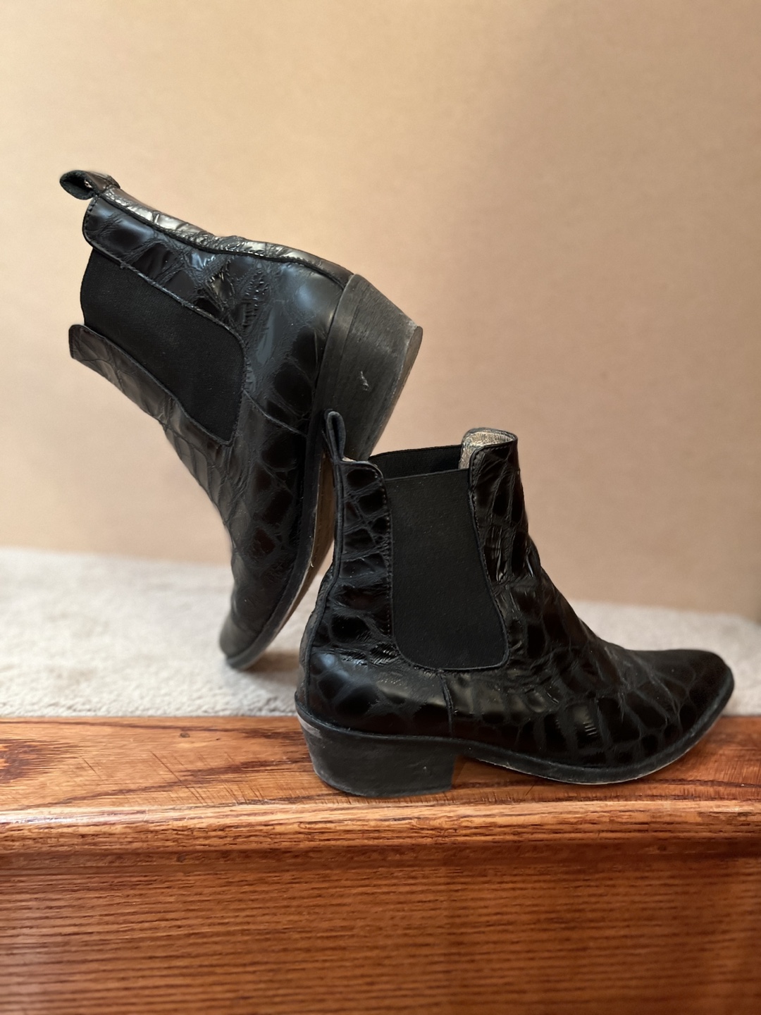 Vintage BORN Crocodile Black Leather Chelsea Boots - photo 5