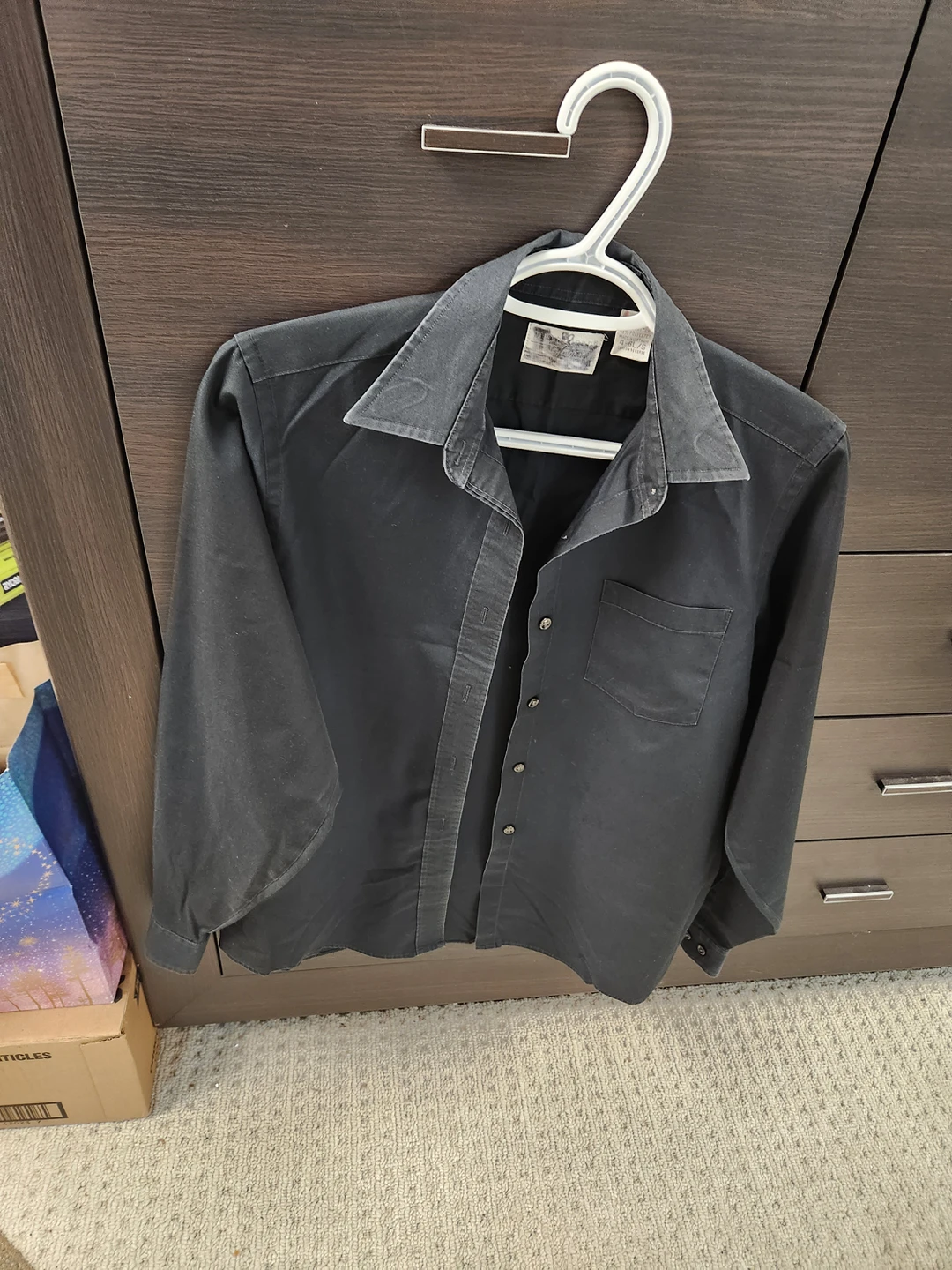 Black dress shirt image indicator(2)