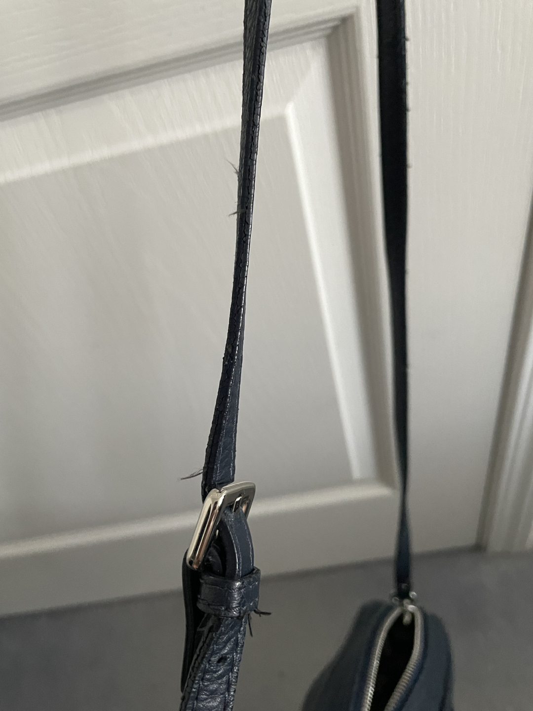 DANIER Leather navy Camera Bag #freecycle - photo 4
