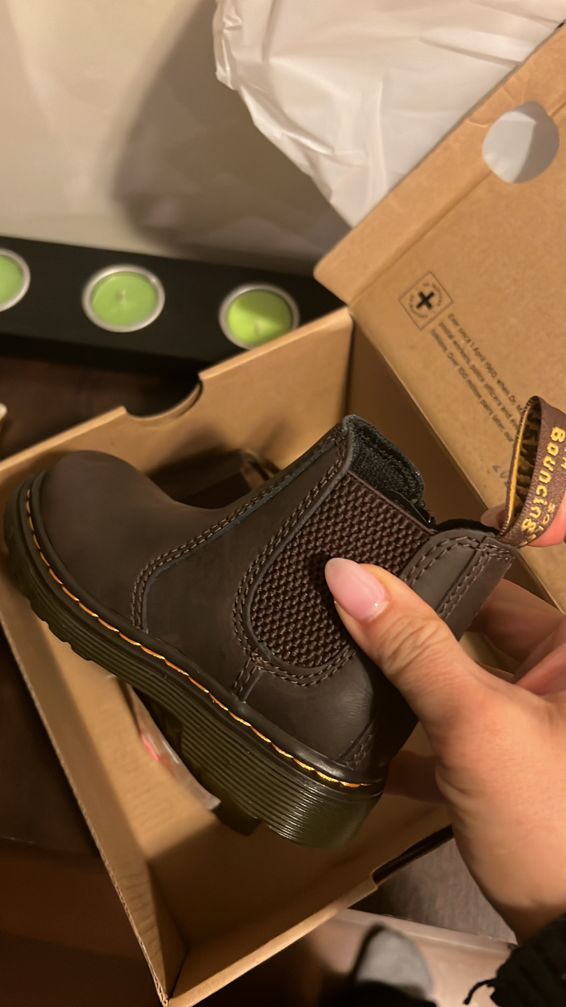 New Dr Martens Toddler shoes size 8 thumbnail