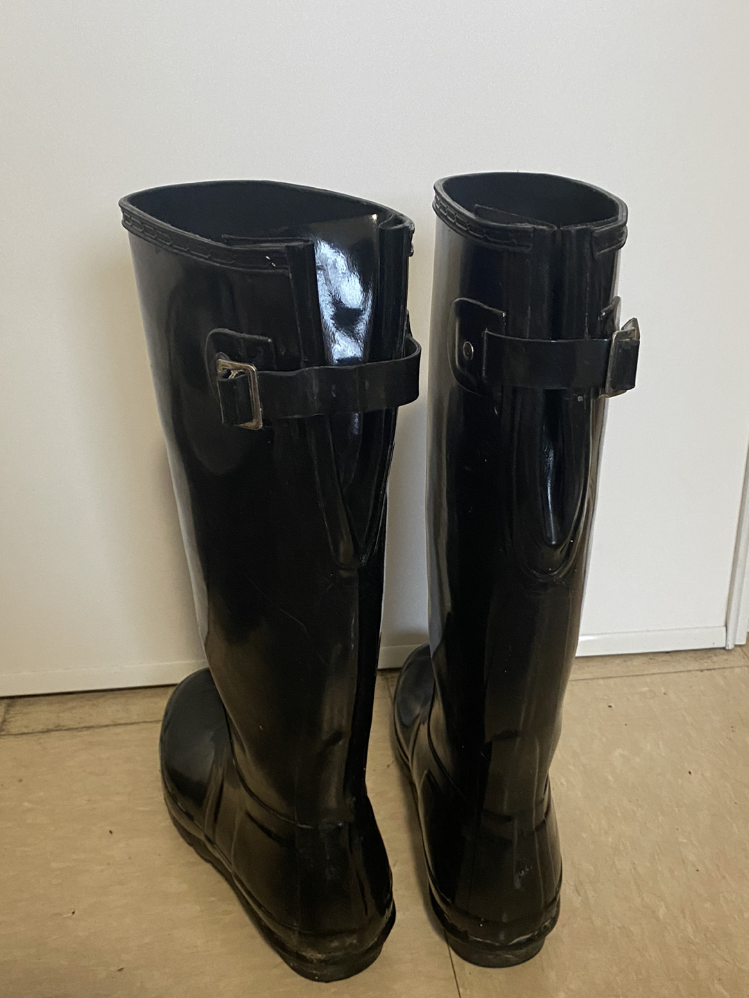 MOVING SALE! Adjustable Hunter Rain boots - photo 4