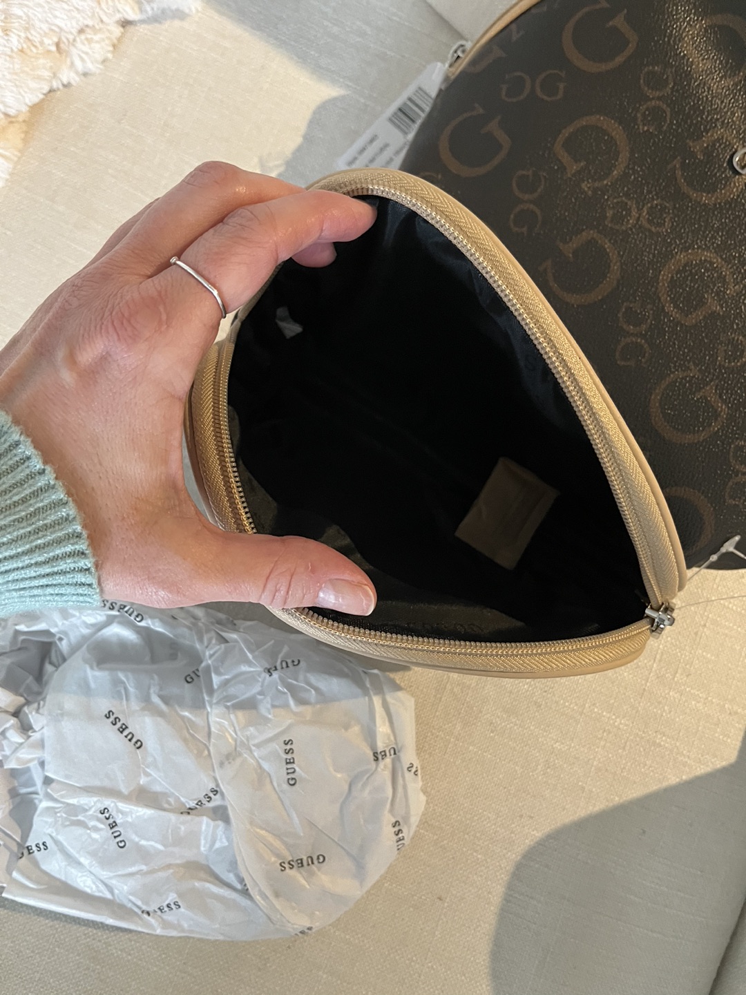Guess travel makeup bags - photo 3