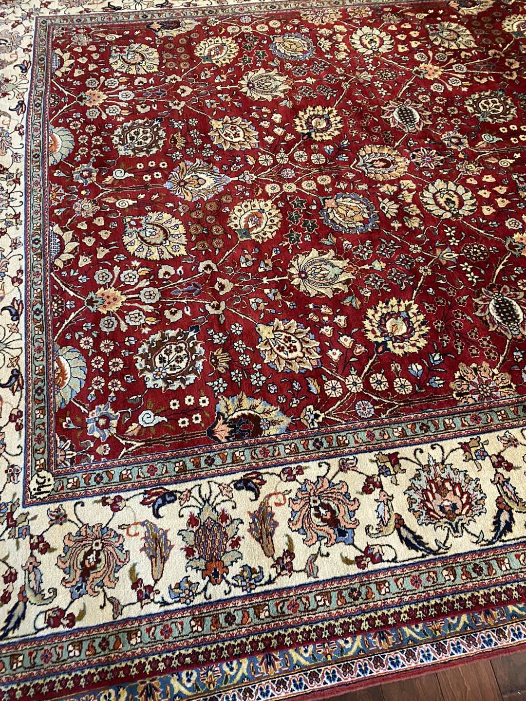 Hand knotted 100% wool Persian rug - photo 4