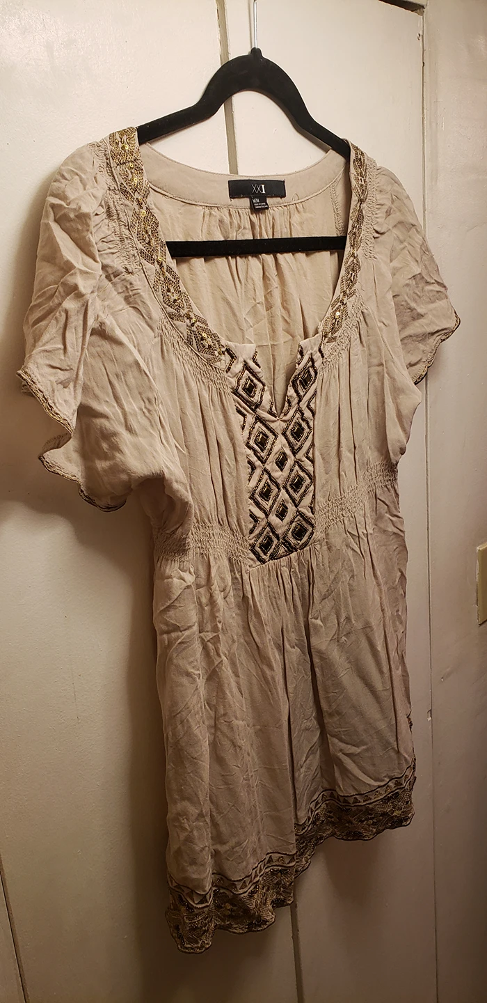 Forever 21Size M Beige Short Sleeve thumbnail