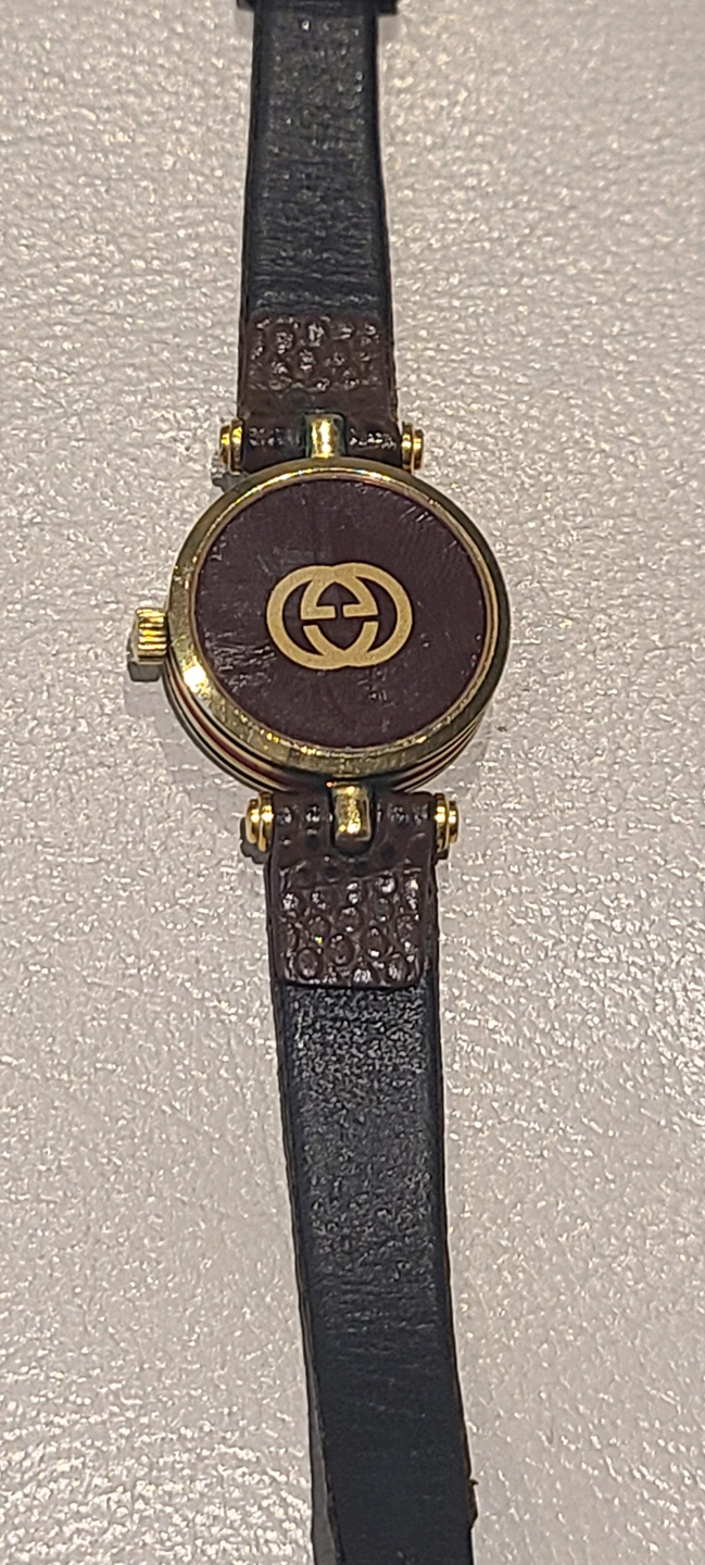 Gucci authentic women watch image indicator(3)