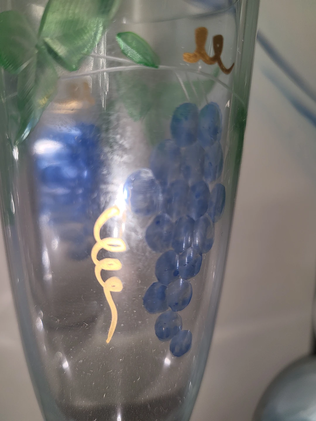 4 delicate handpainted fluted stem champagne glasses image indicator(4)