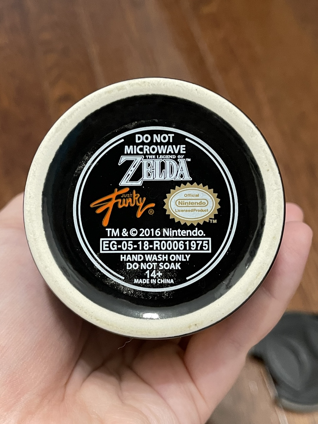 The Legend of Zelda Ceramic Travel Mug (Double Sided) image indicator(4)