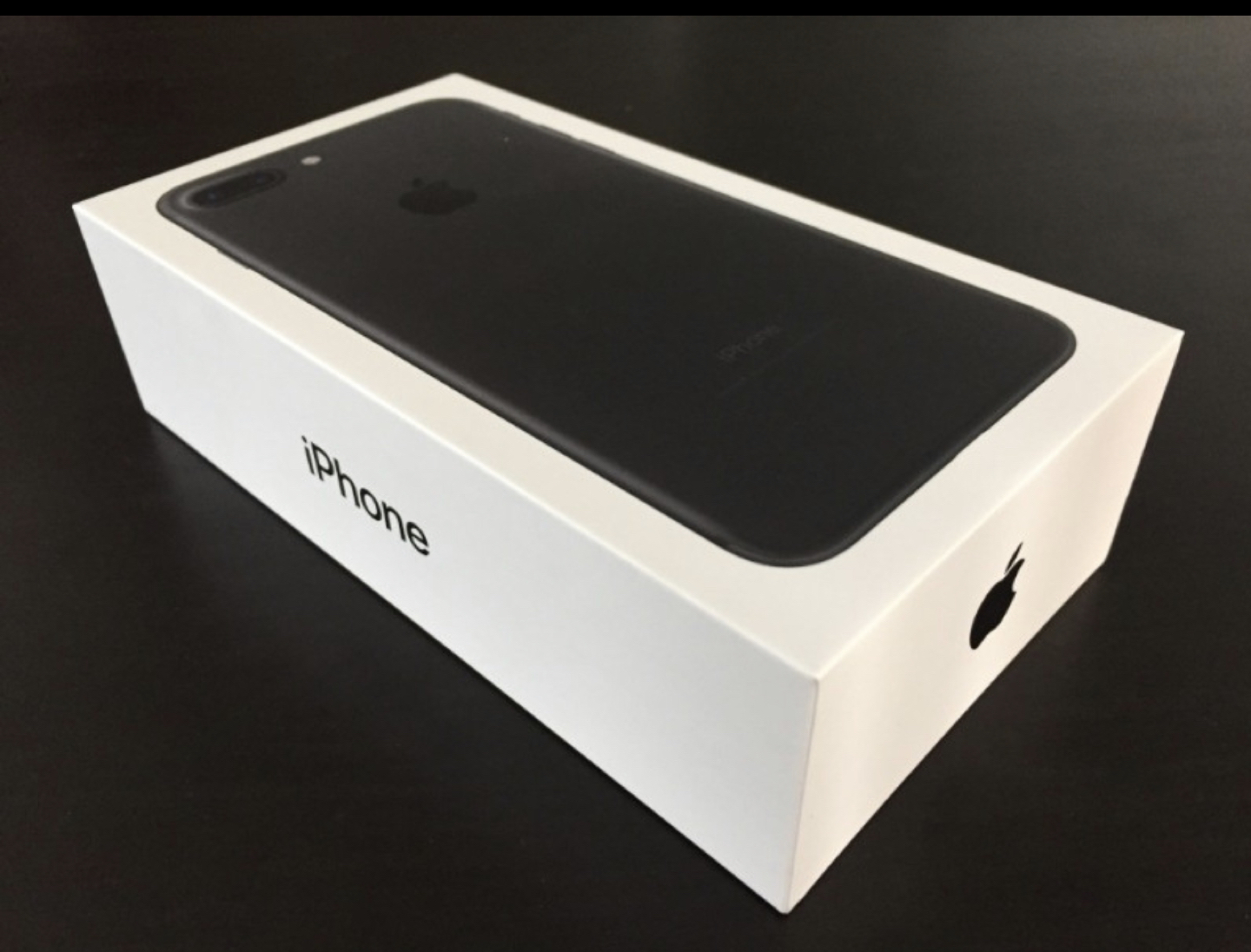 IPhone 7 Plus 128 gb mint condition!! thumbnail