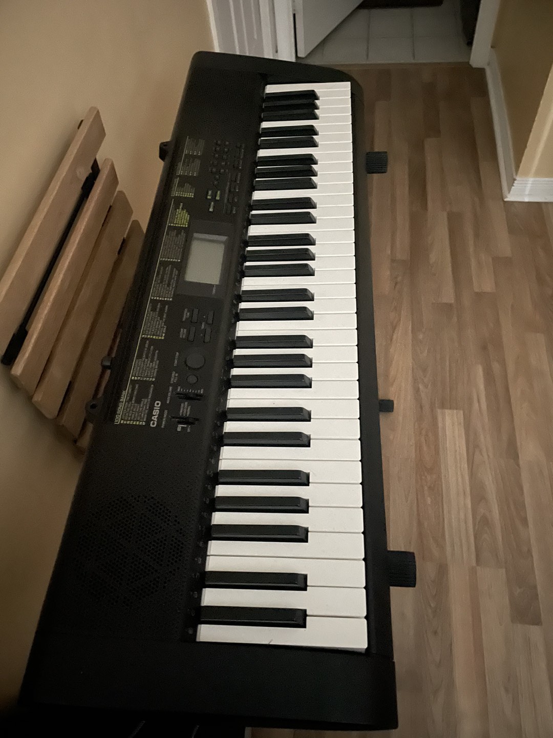 Piano keyboard - photo 2
