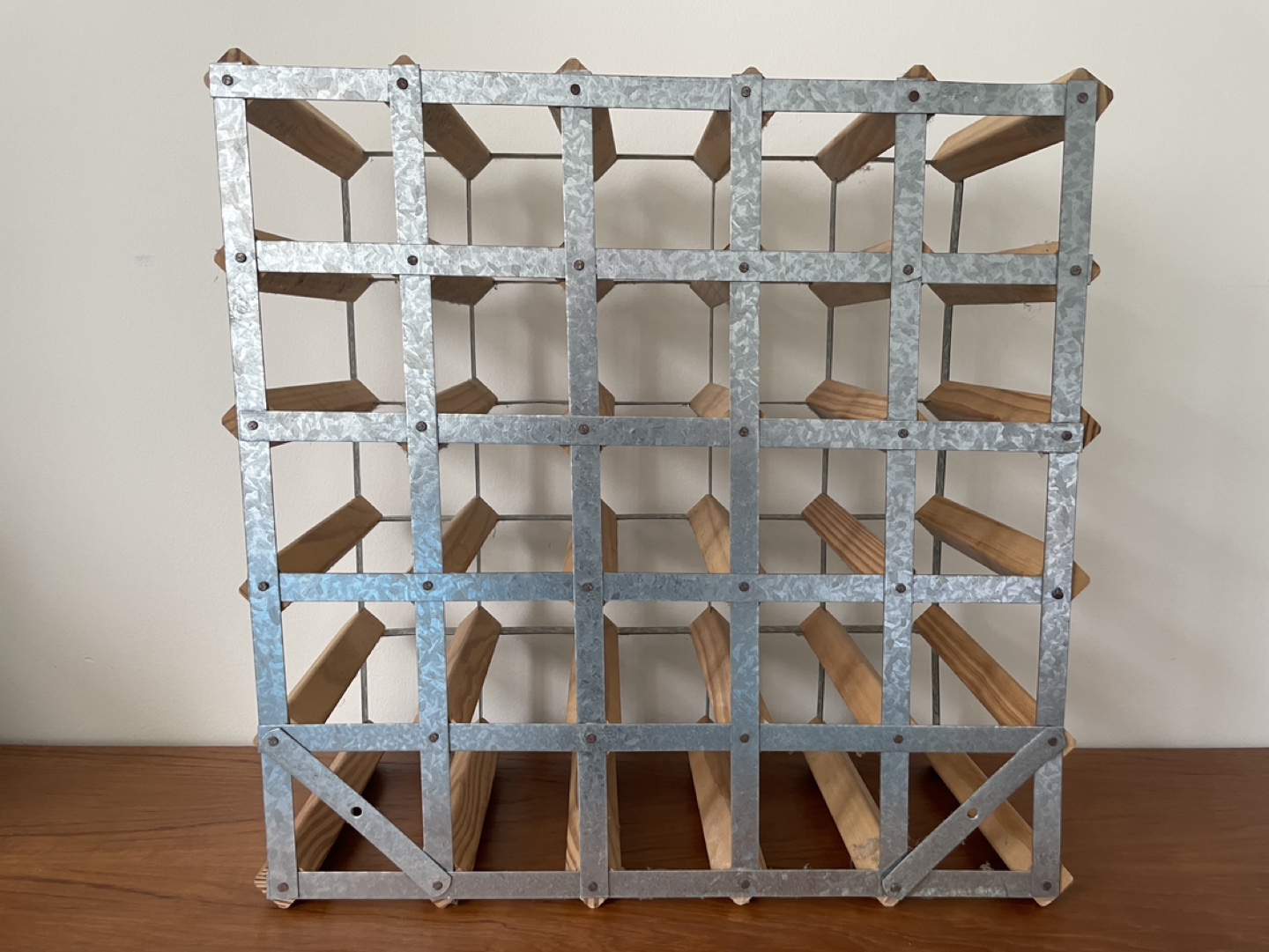 Wine and Liquor rack 25 capacity image indicator(3)