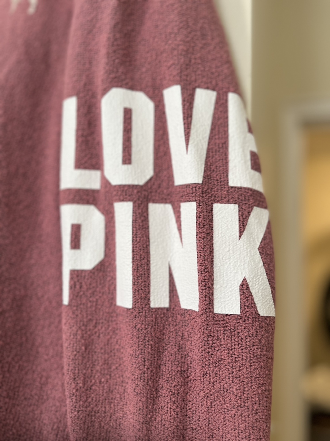 PINK VICTORIA’s SECRET image indicator(5)