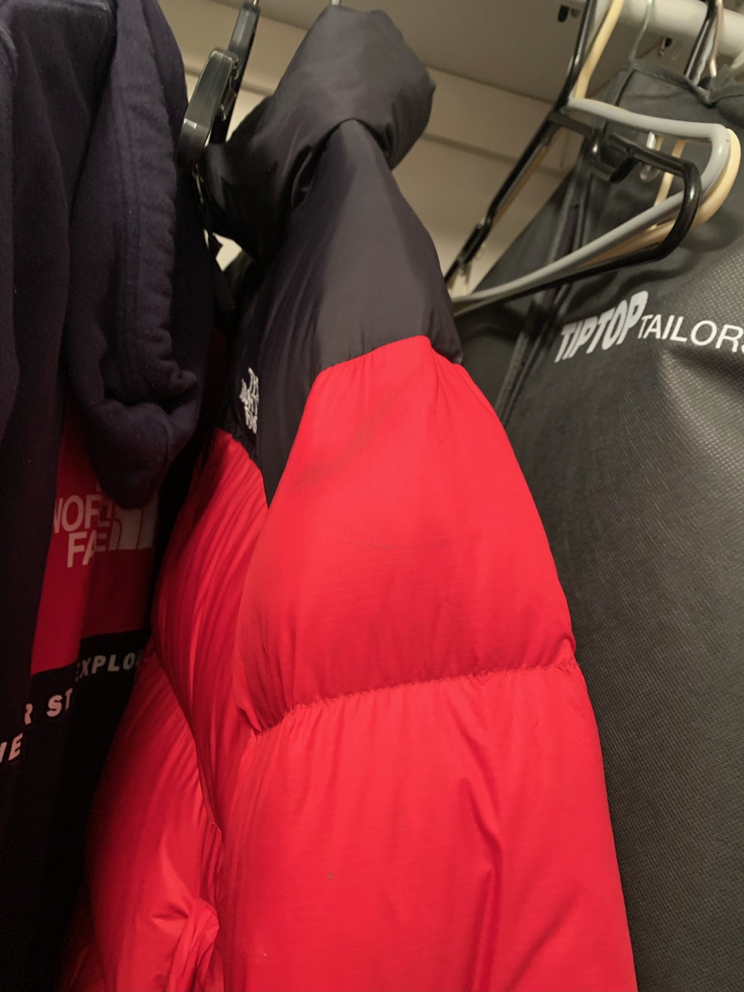 Men’s The North Face Napster Jacket in Red image indicator(6)