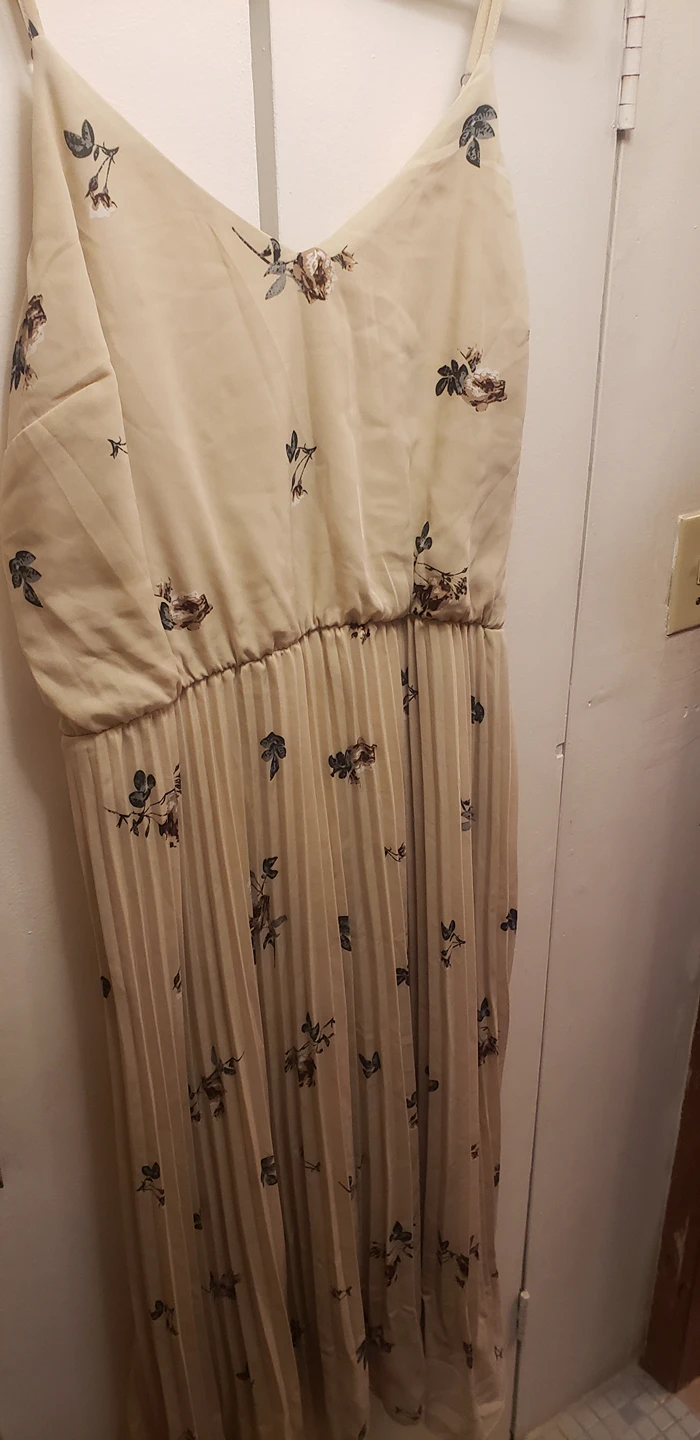 Suzy Shier XL Beige Floral Pleated Dress thumbnail