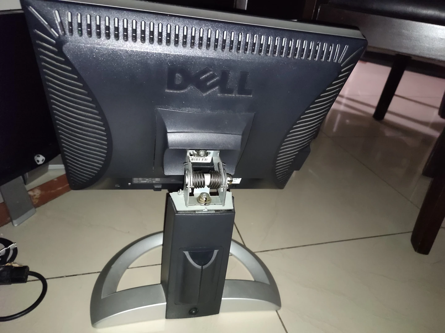 Dell Monitor with stand image indicator(2)