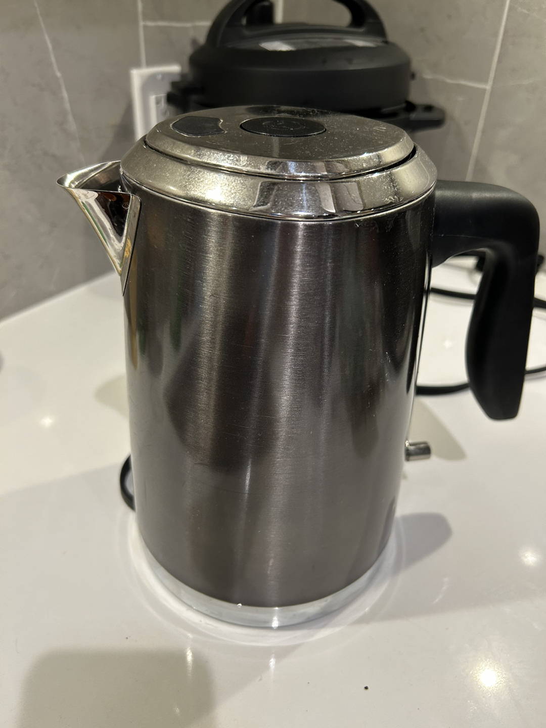 Metal kettle - electric