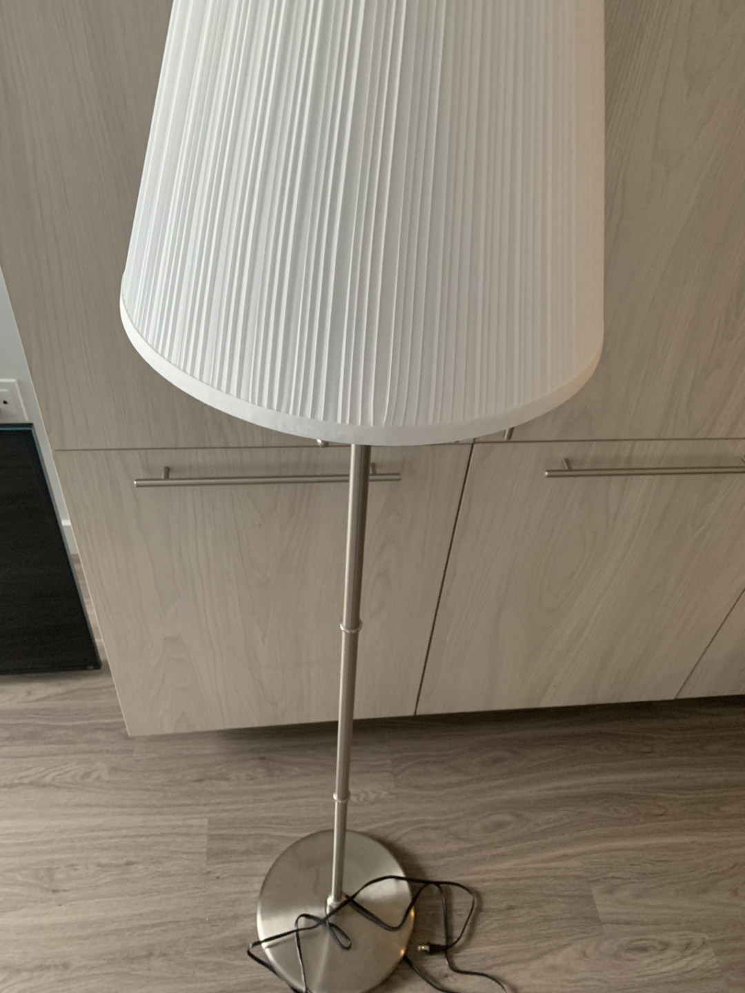 Cute lamp! Like new - photo 3